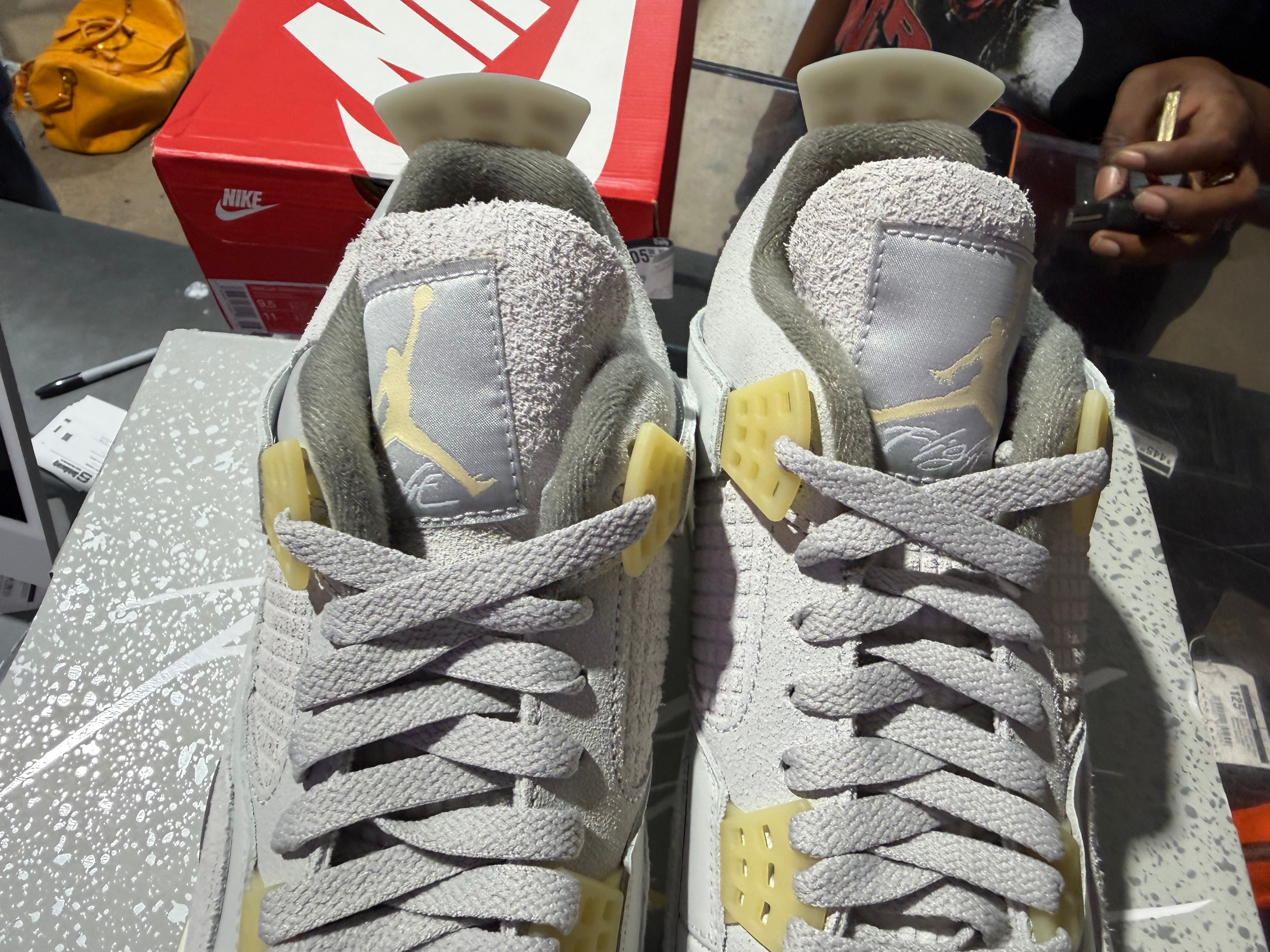 Air Jordan 4 Retro SE - Craft Photon Dust Size 9.5