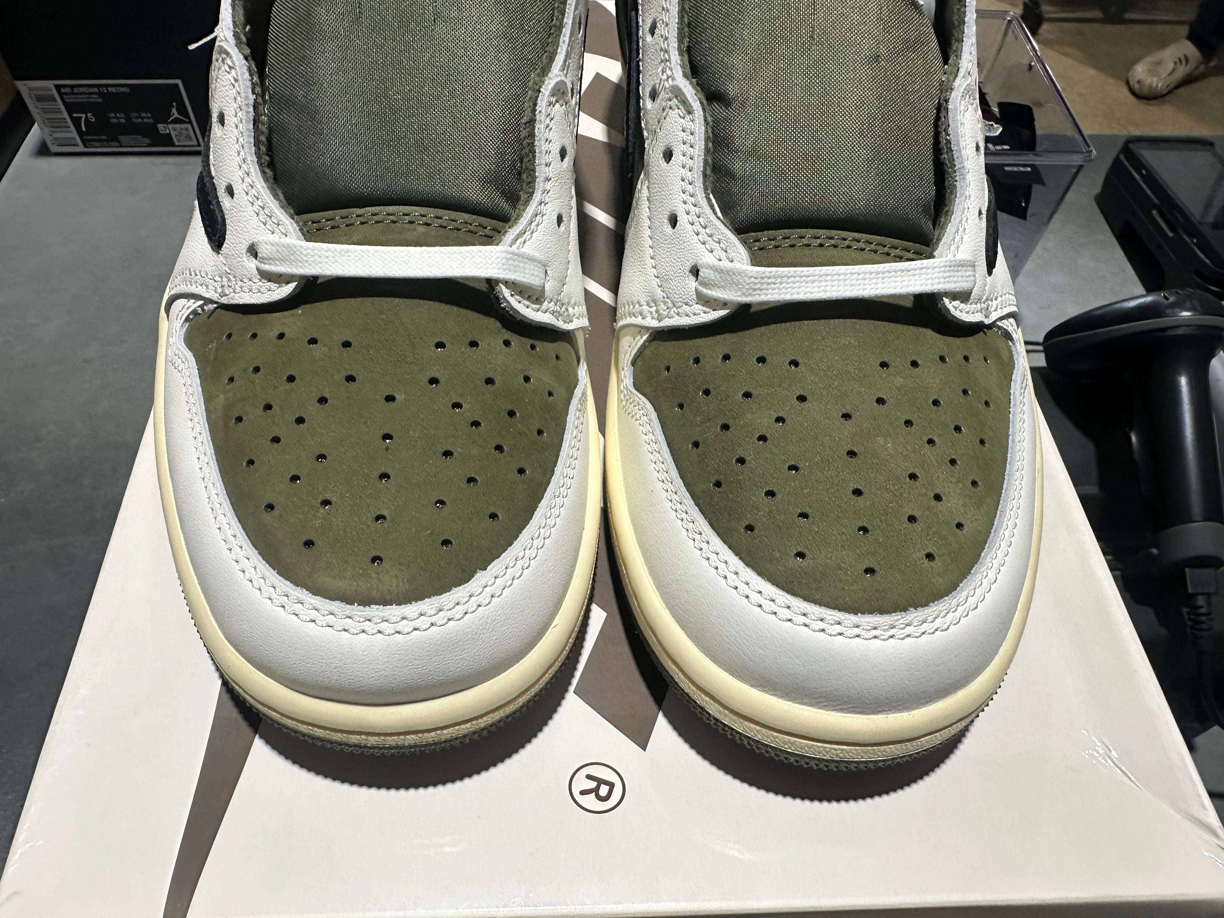 Air Jordan 1 Retro Low OG SP - Travis Scott Medium Olive Size 10.5