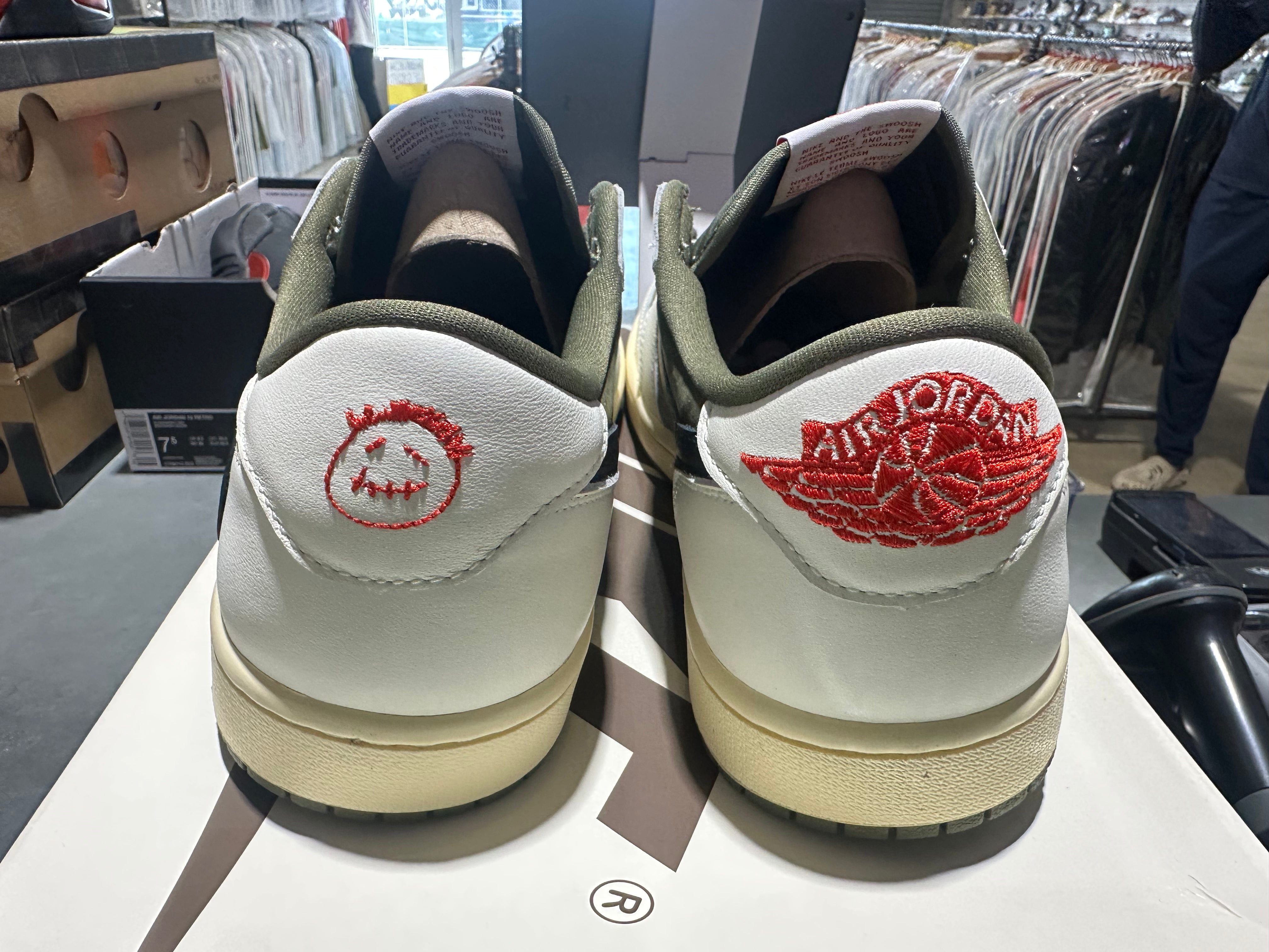 Air Jordan 1 Retro Low OG SP - Travis Scott Medium Olive Size 10.5