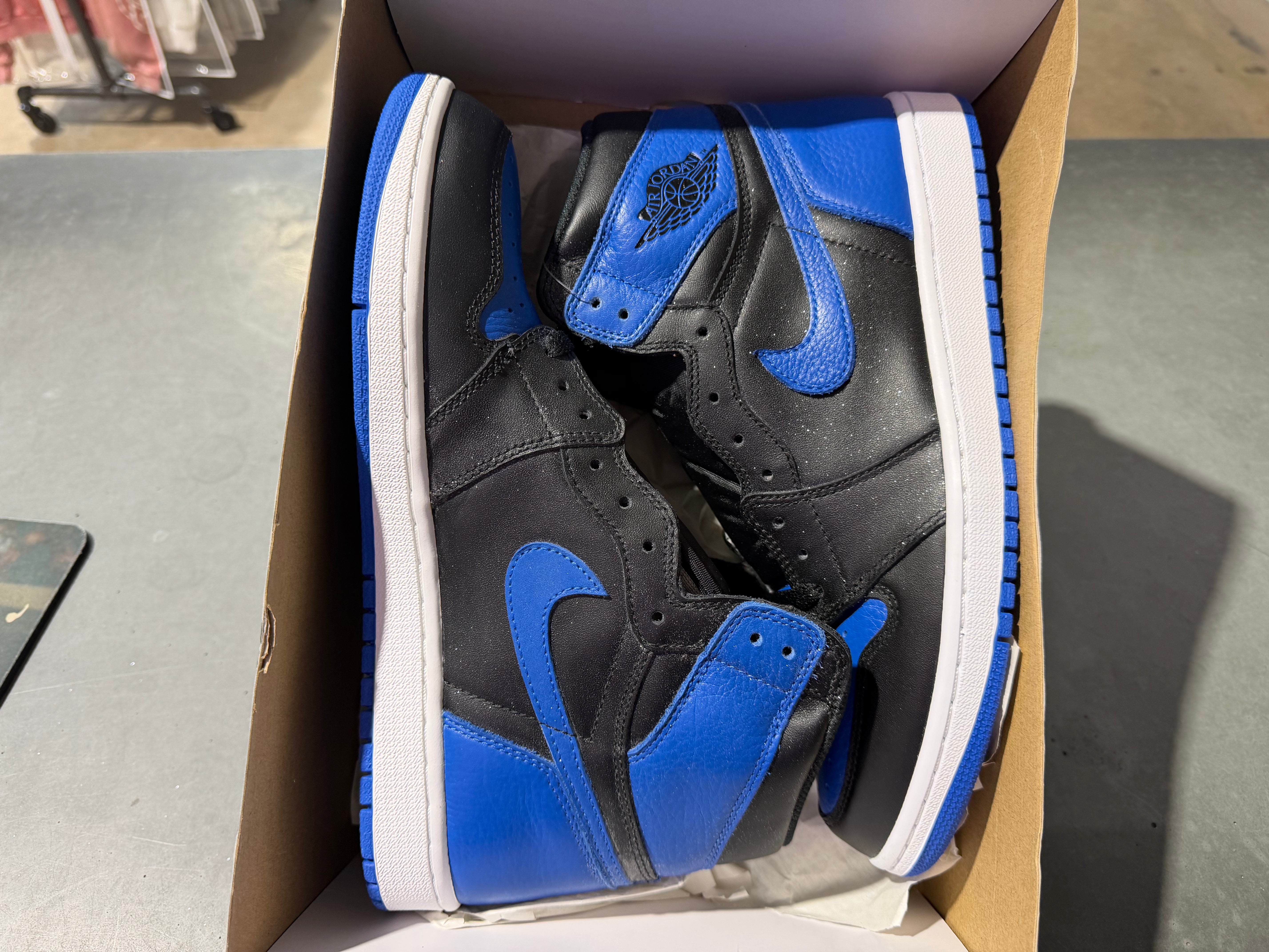 Air Jordan 1 Retro - Royal 2017 Size 10.5