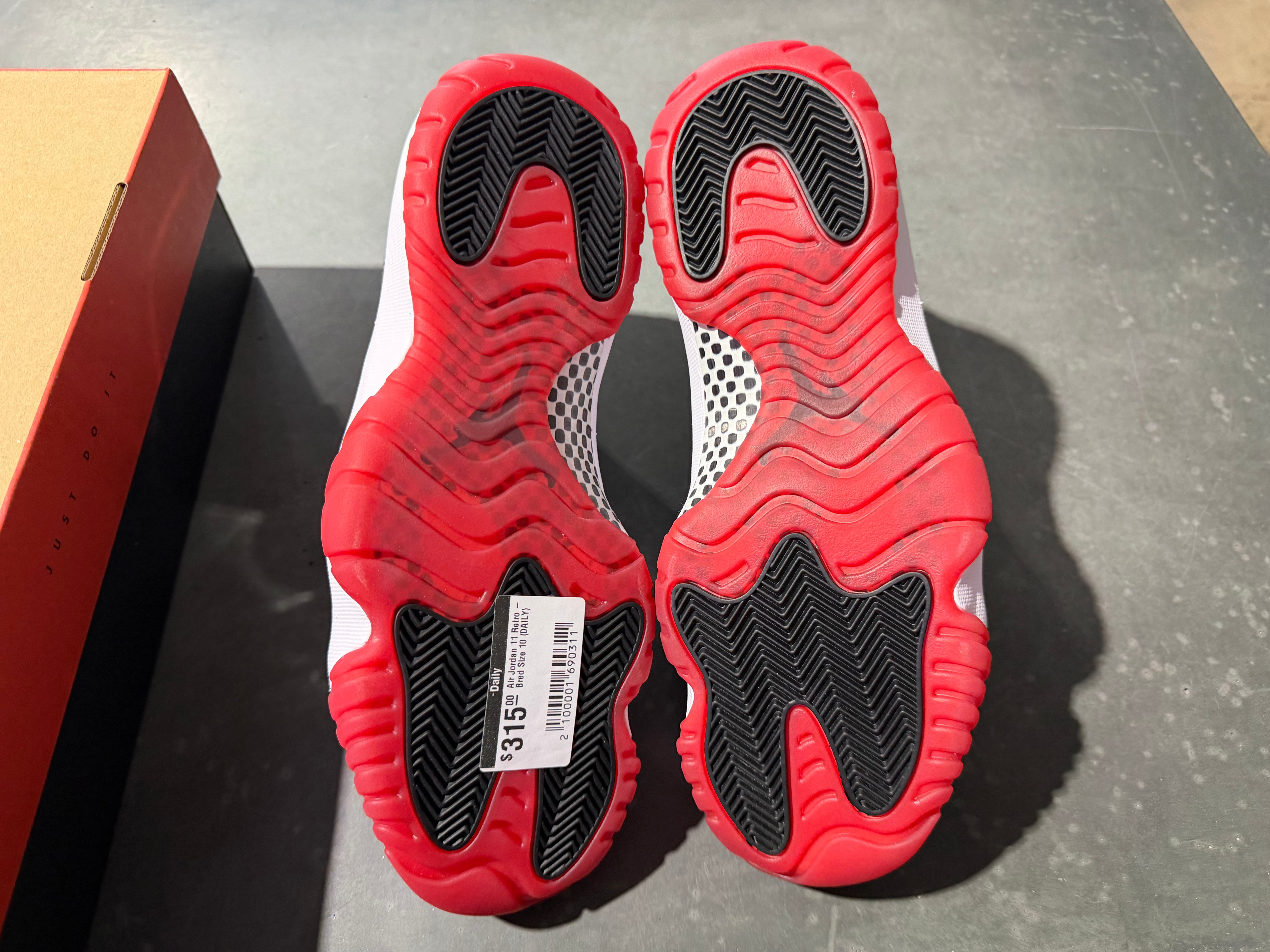 Air Jordan 11 Retro - Bred Size 10