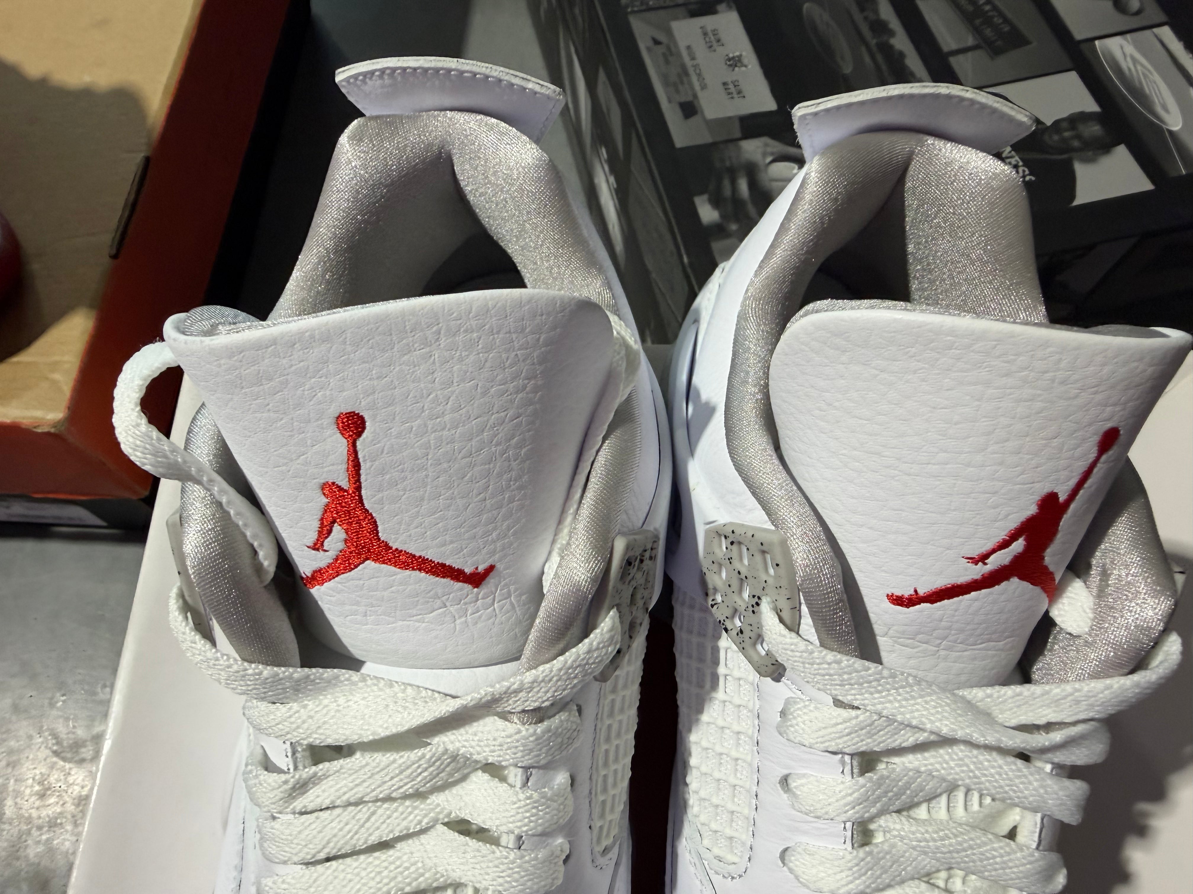 Air Jordan 4 Retro - White Oreo Size 11.5