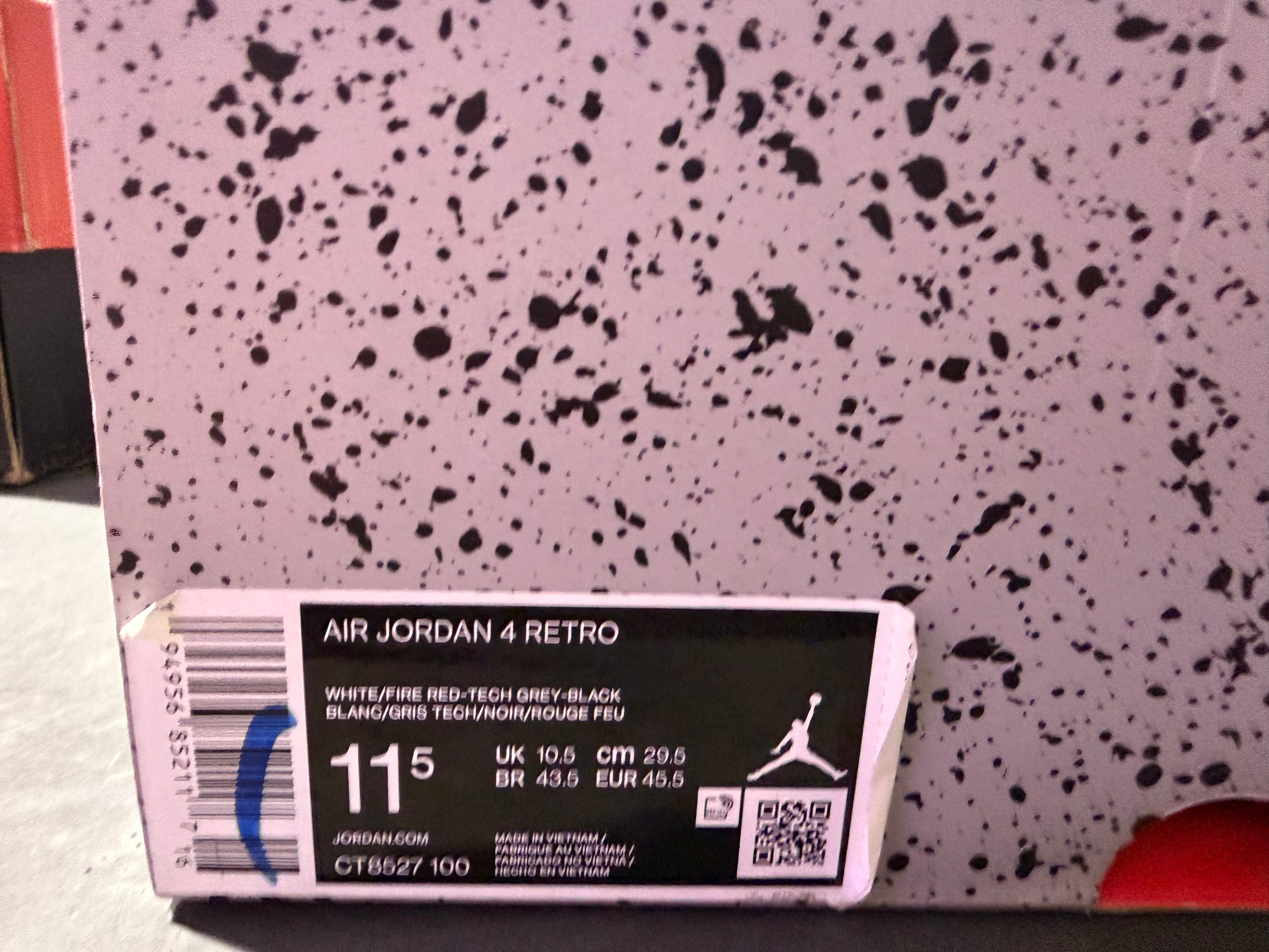 Air Jordan 4 Retro - White Oreo Size 11.5