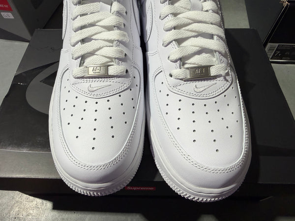 Nike Air Force 1 Low Supreme - White Size 9.5