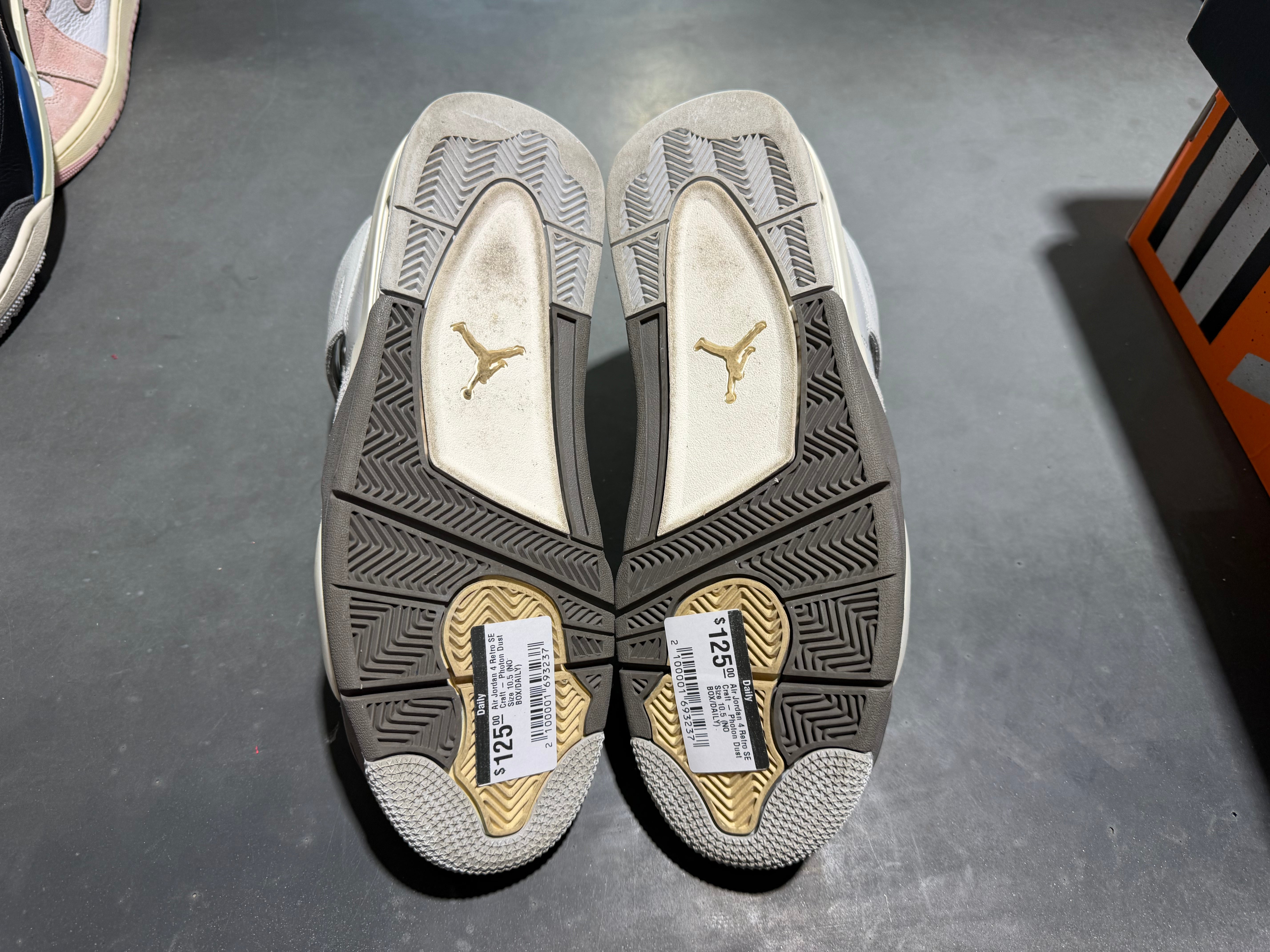 Air Jordan 4 Retro SE Craft - Photon Dust Size 10.5