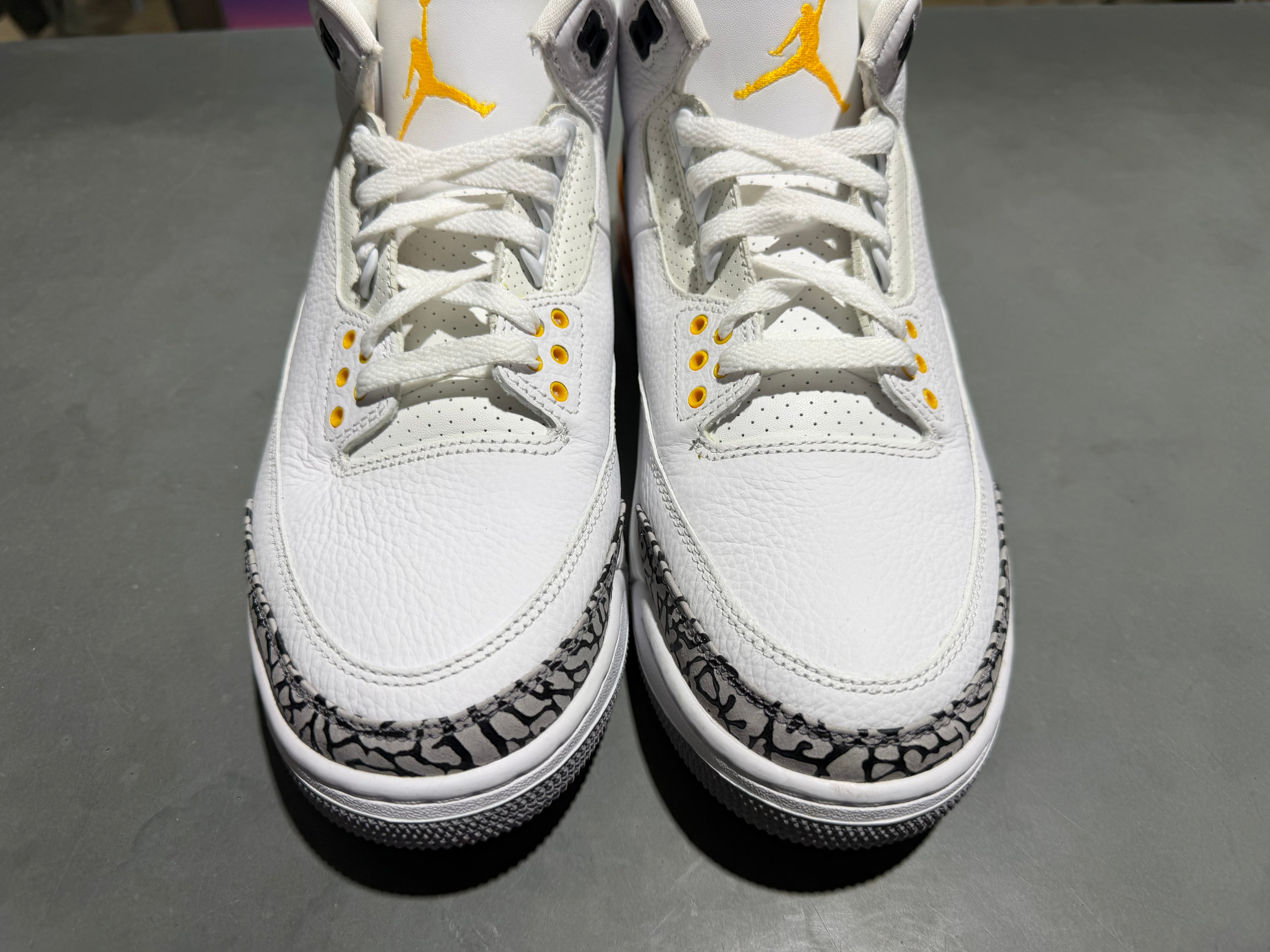 WMNS Air Jordan 3 Retro - Laser Orange Size 12W/10.5M