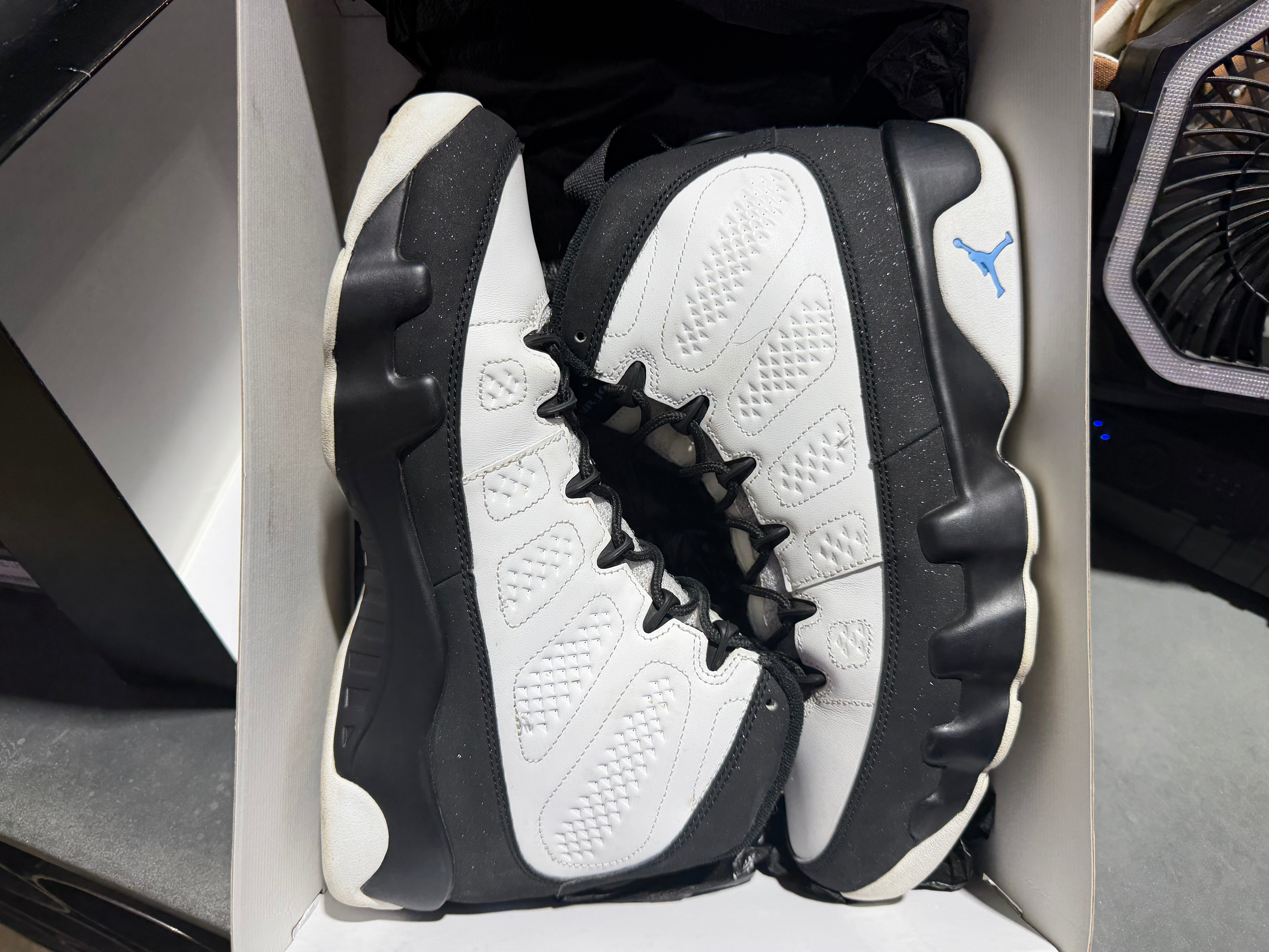 Air Jordan 9 Retro - University Blue Size 9