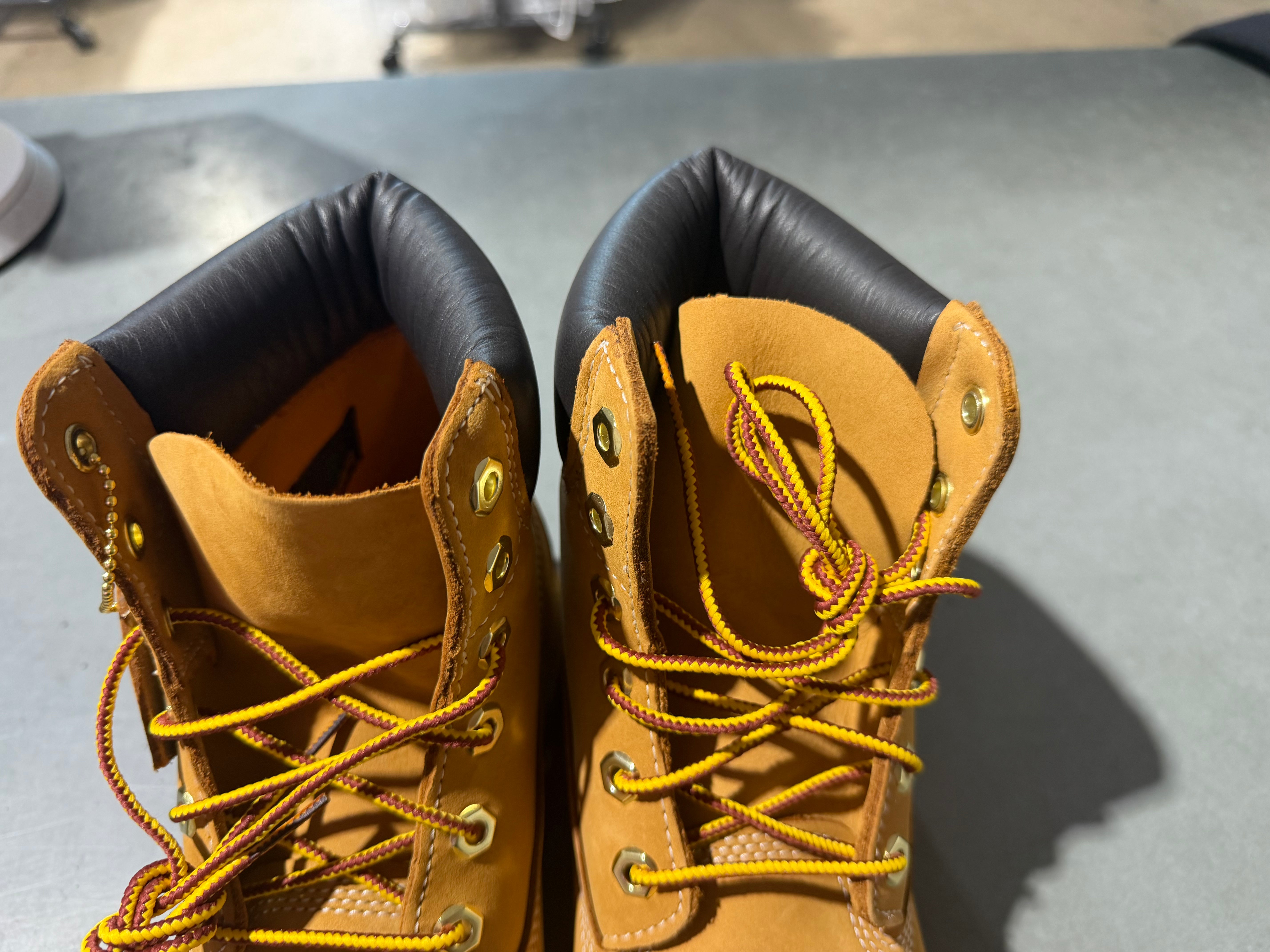 WMNS Timberland Premium 6 Inch Boot - Wheat Size 8.5w/7M