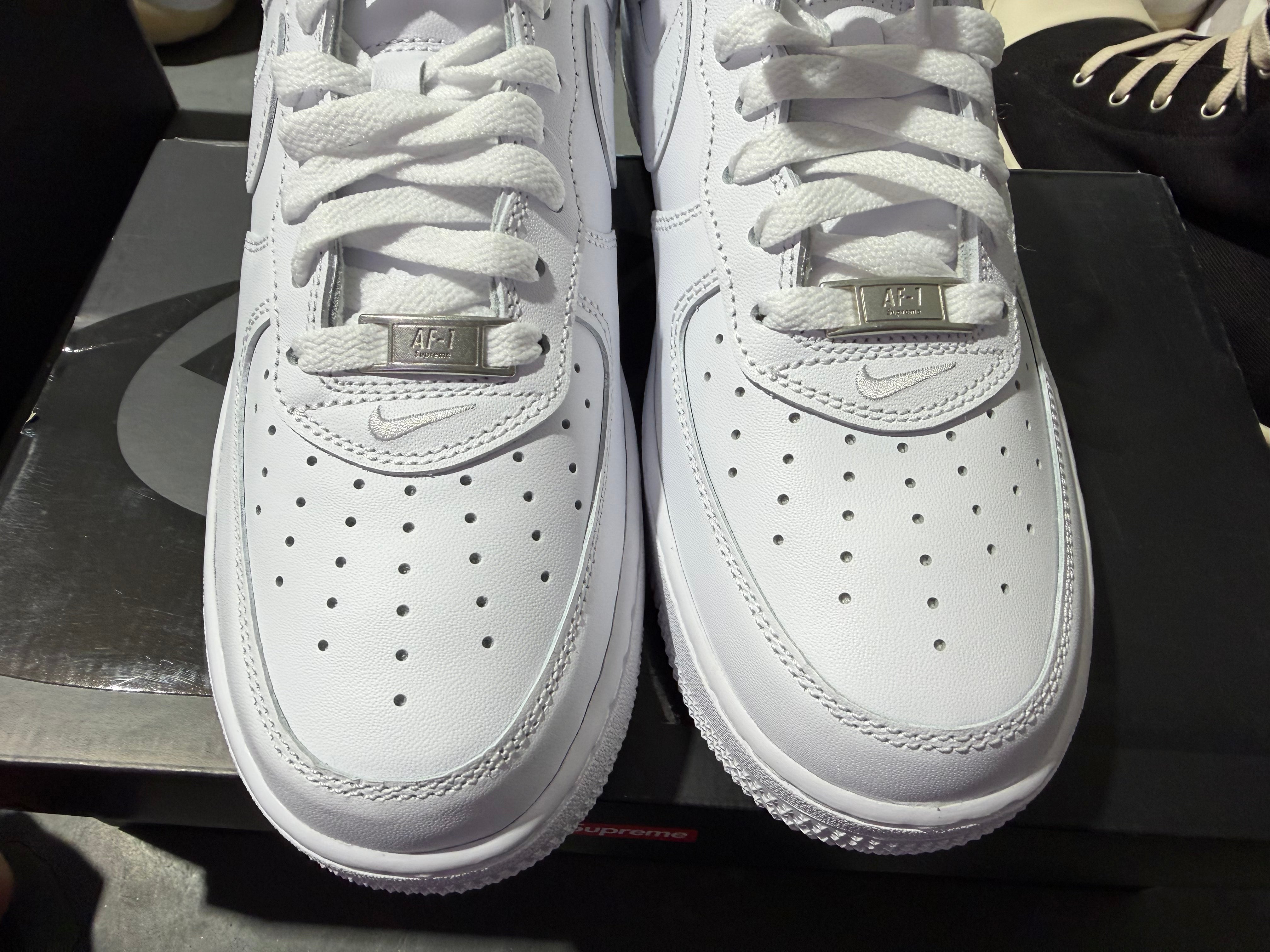 Nike Air Force 1 Low / Supreme - White Size 8.5