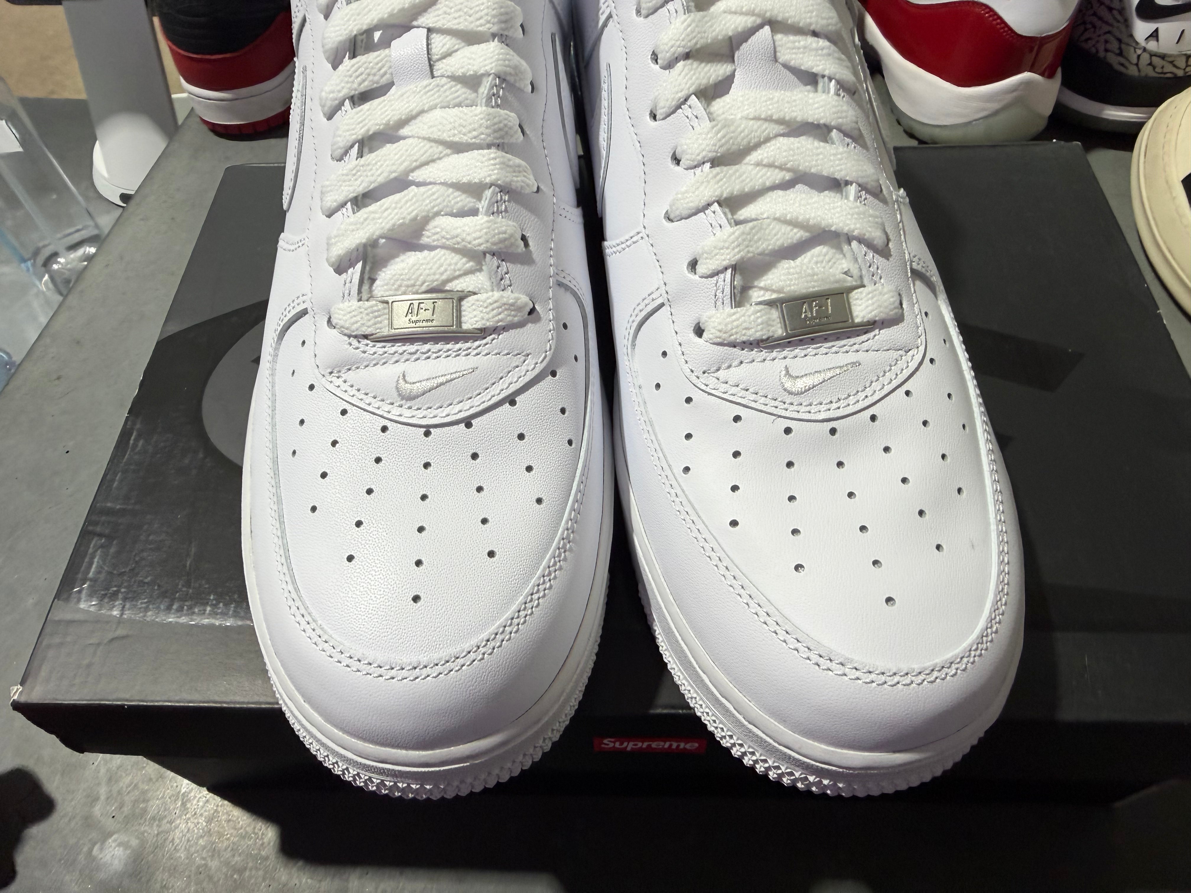 Nike Air Force 1 Low / Supreme - White Size 12