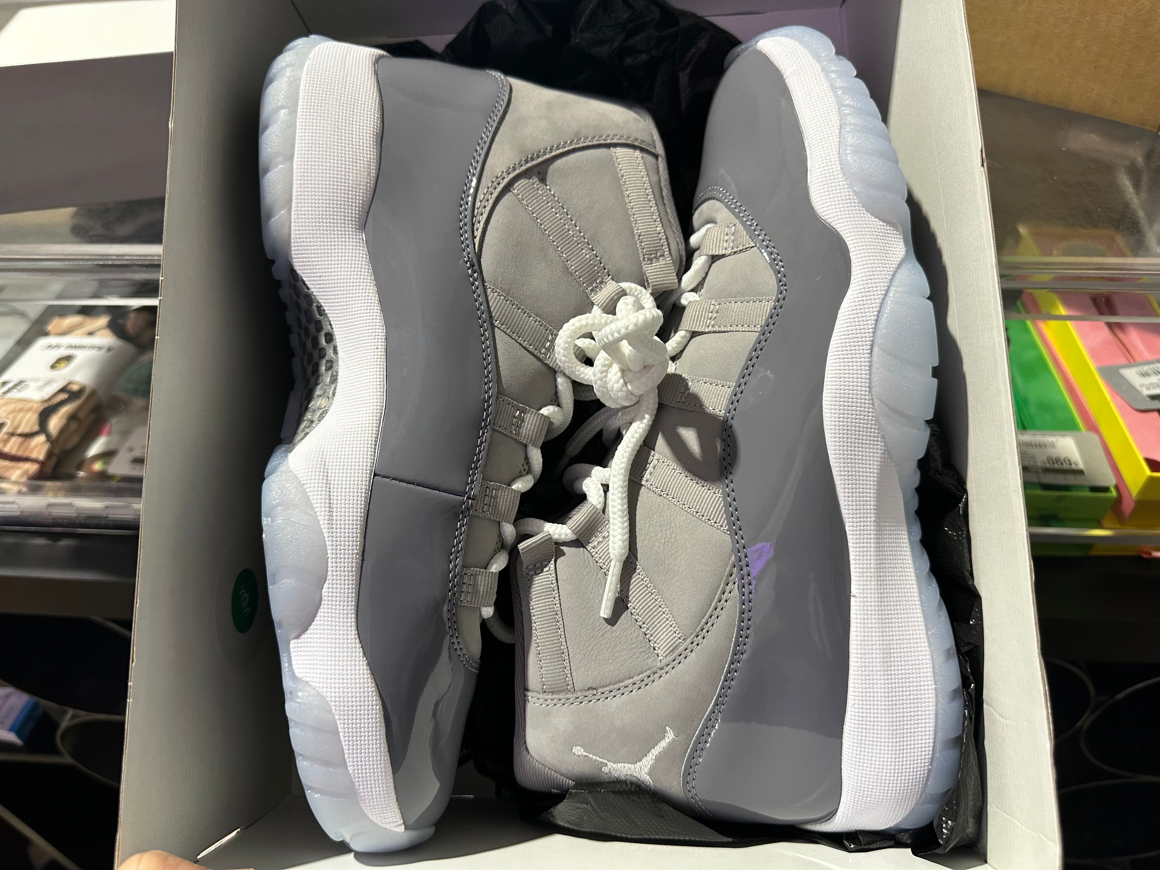 Air Jordan 11 Retro - Cool Grey 2021 Size 9.5