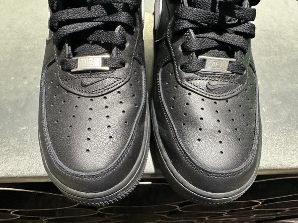 Nike Air Force 1 Low Supreme - Black/White Size 9
