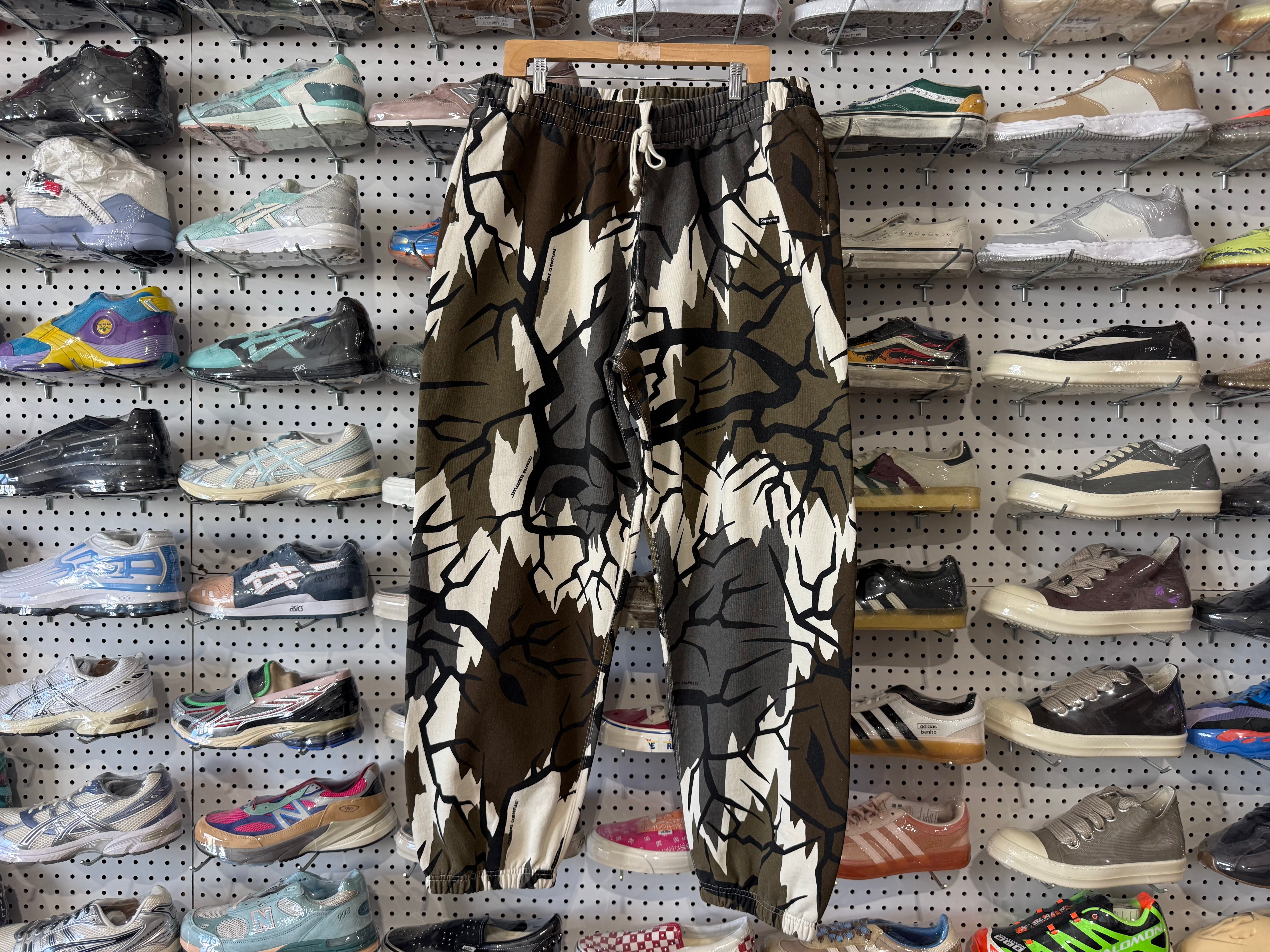 NEW Supreme Small Box Logo Sweatpants - Predator Camo Size XXL