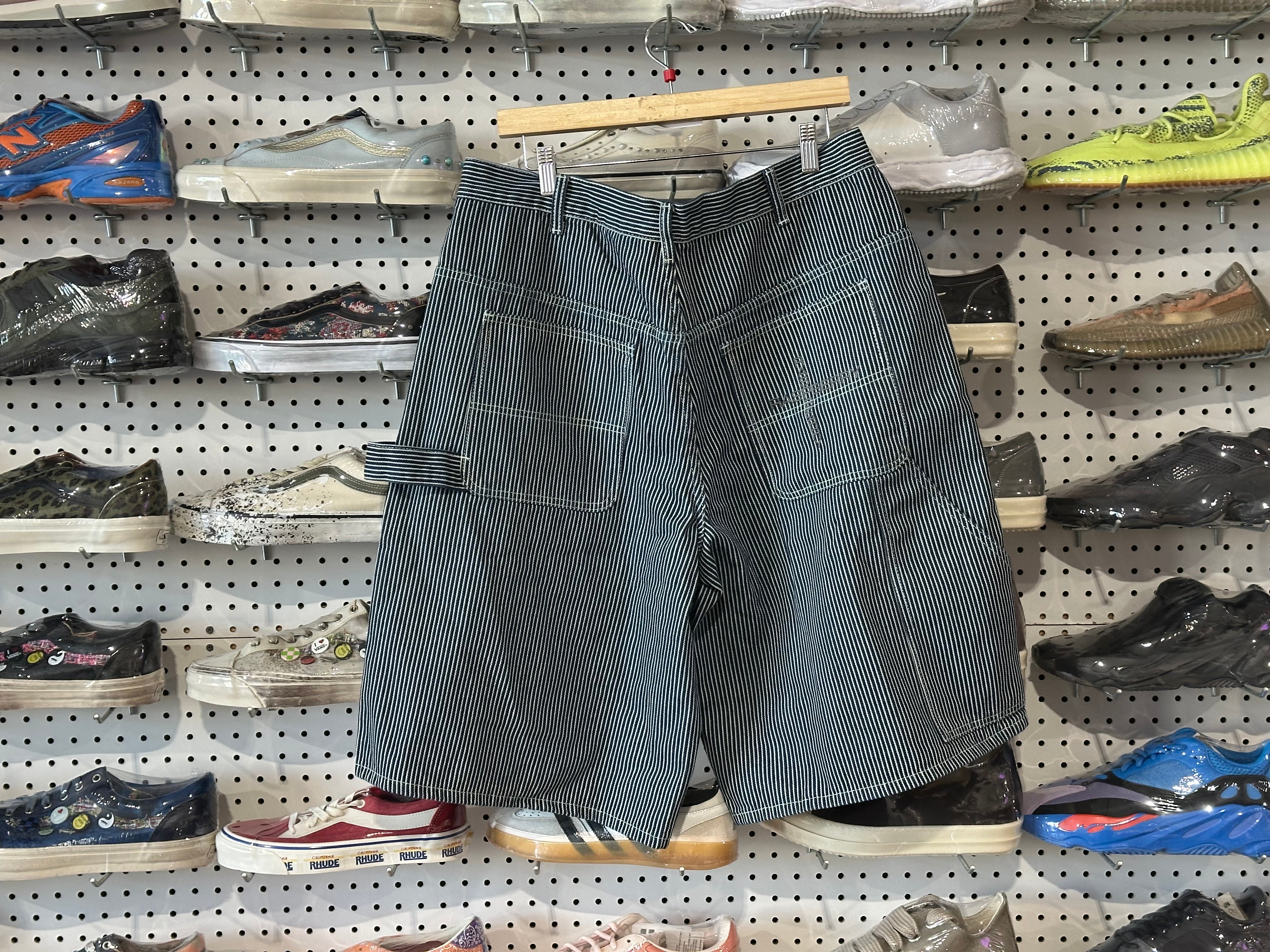 NEW GV Gallery Raspberry Pin Stripe Shorts - Navy Size Large