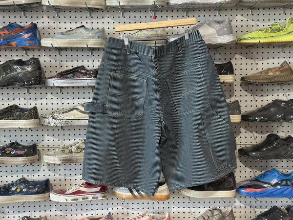 NEW GV Gallery Raspberry Pin Stripe Shorts - Navy Size Large