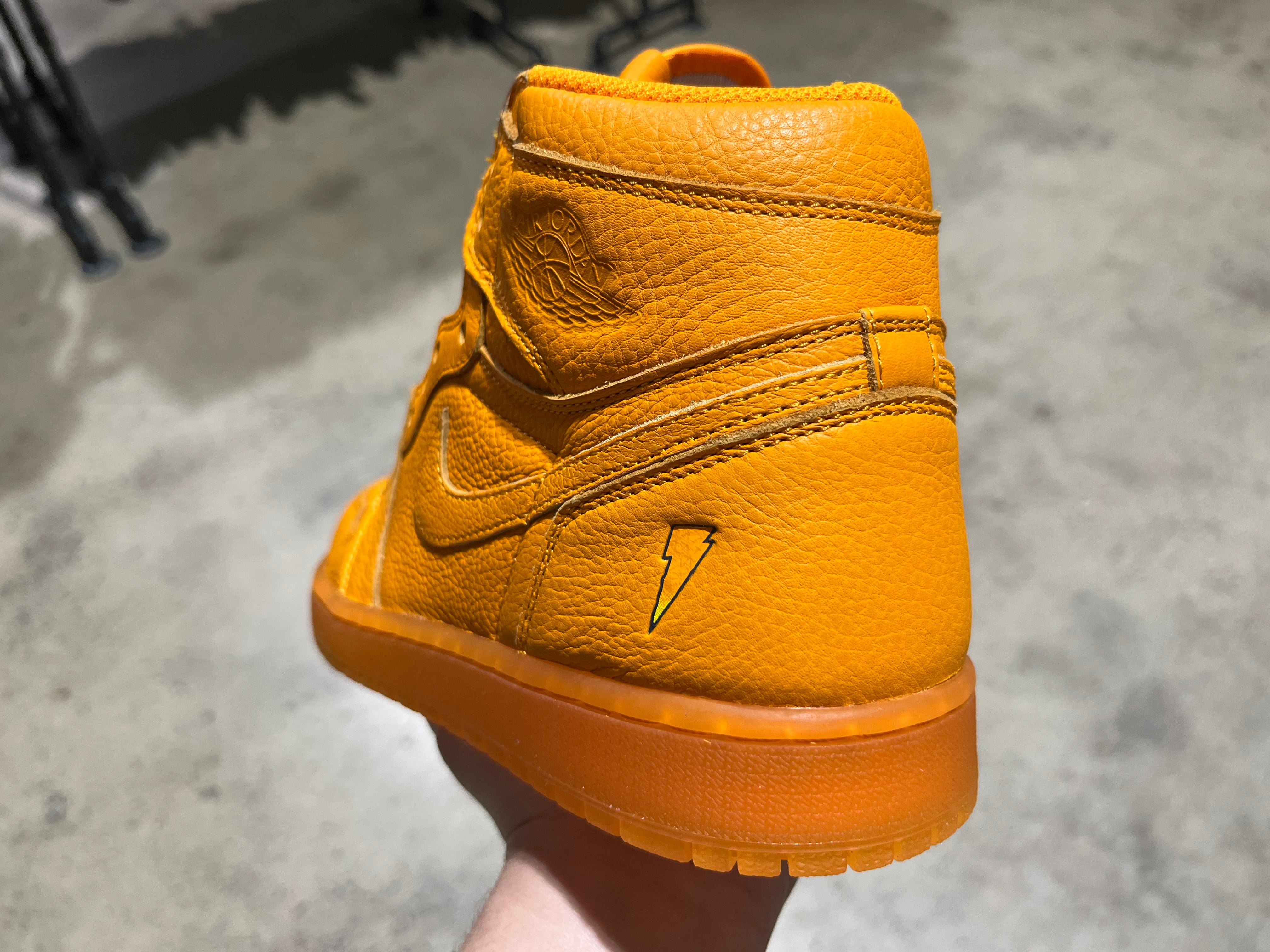 Air Jordan 1 Retro HI OG G8RD - Orange Size 8