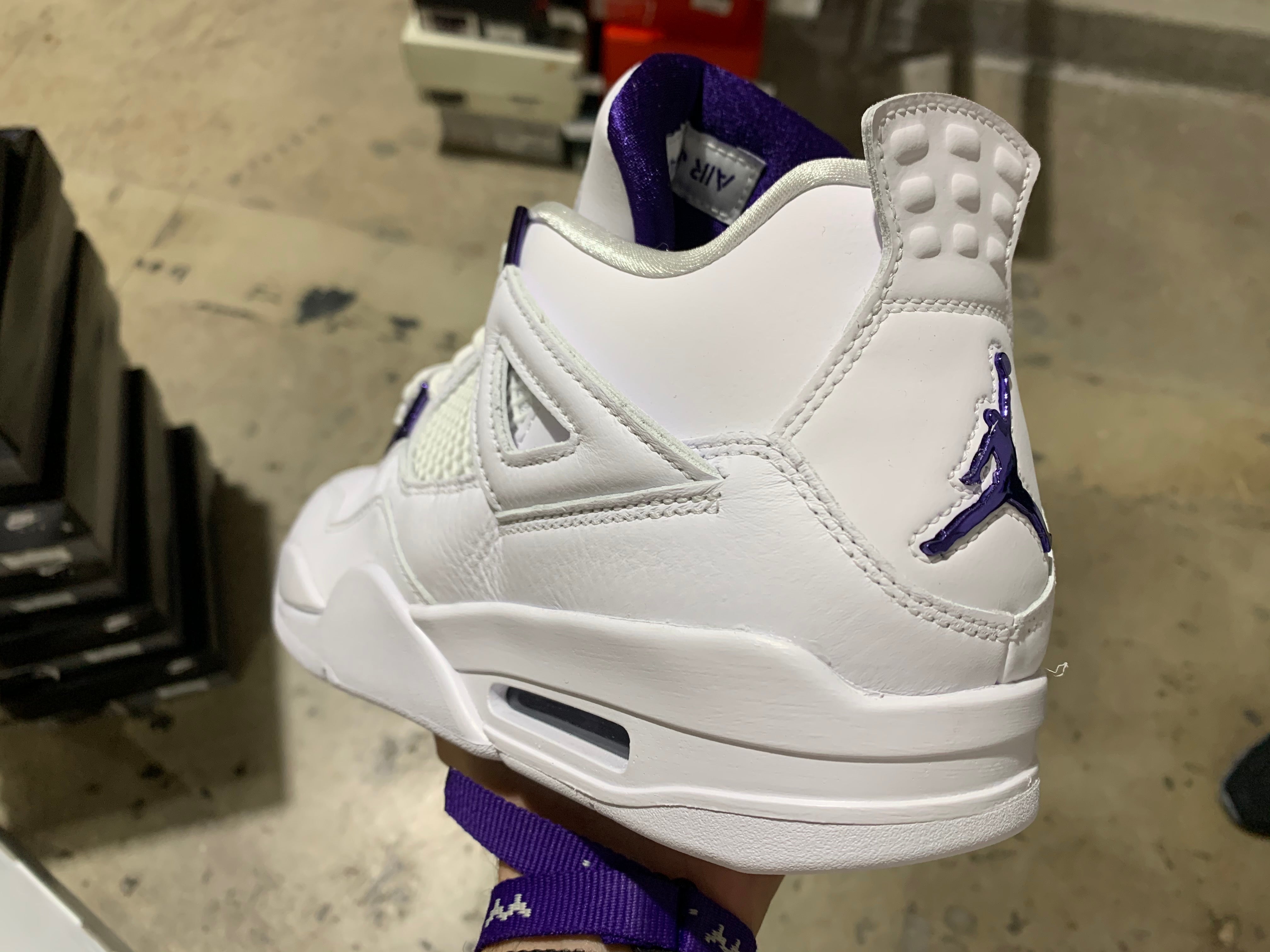 Air Jordan 4 Retro - Metallic Purple