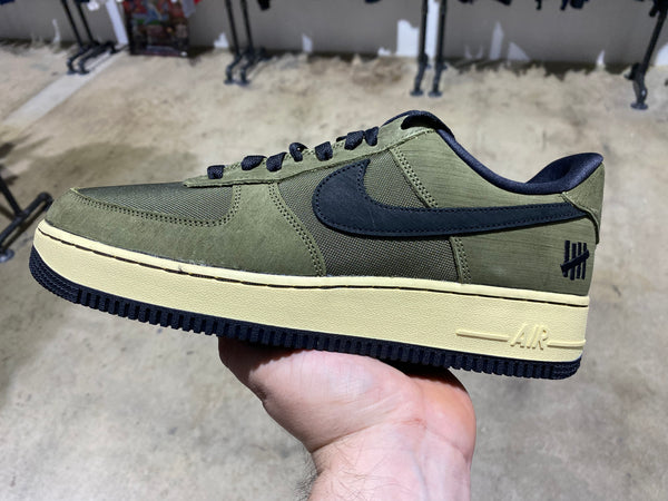 Nike Air Force 1 Low SP Undefeated Ballistic Dunk vs. AF1